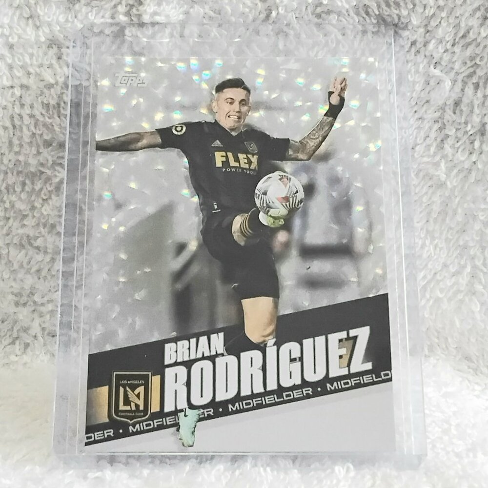 5/$20 Mint 2022 Topps Brian Rodriguez Icy White Foil MLS Card 156!!